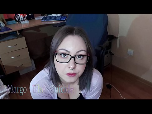 ❤️ Kynþokkafull stelpa með gleraugu sýgur dildó djúpt á myndavélinni ️❌ Slúður á is.sex78.ru ❌️